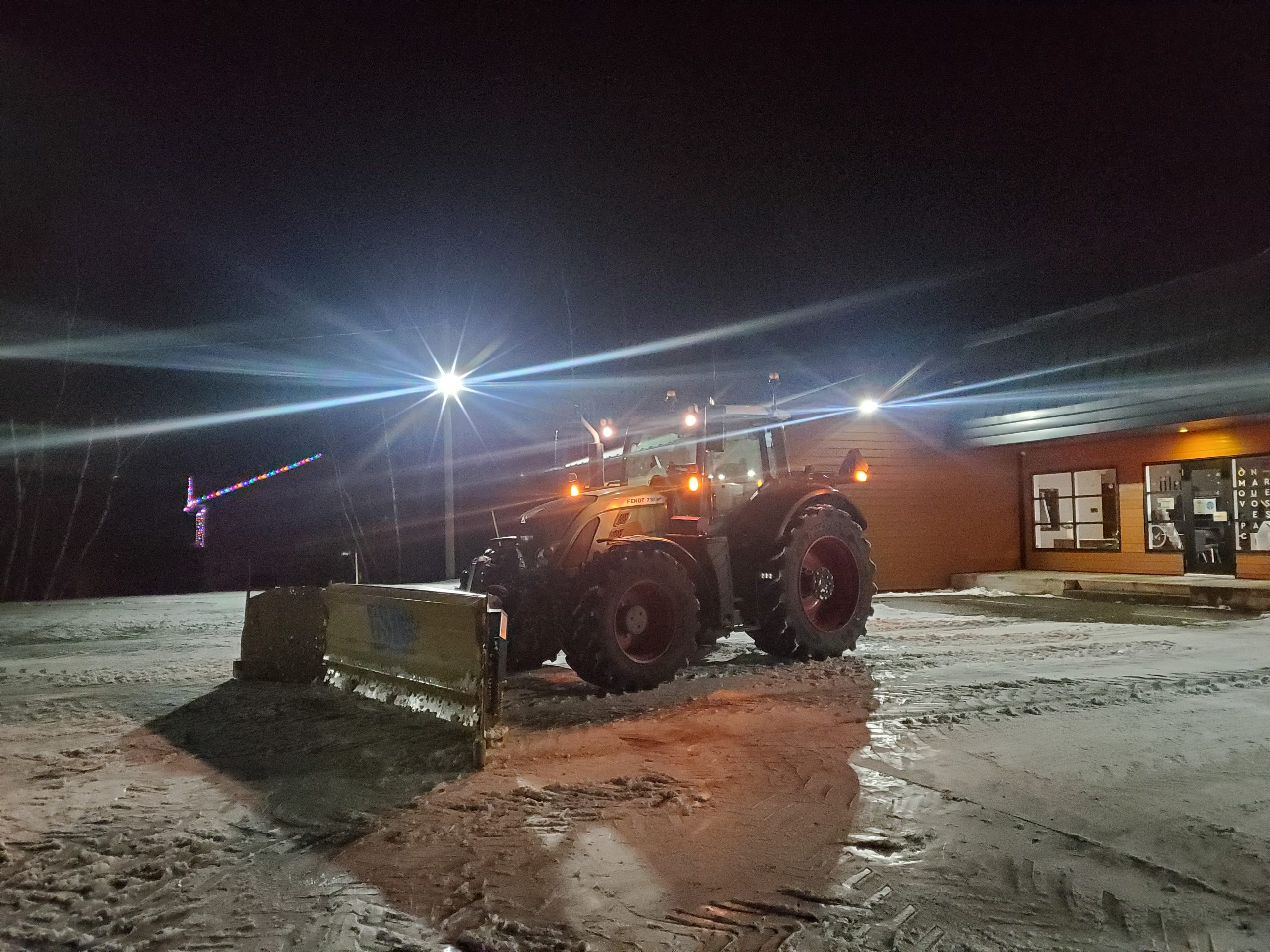 Déneigement commercial de nuit